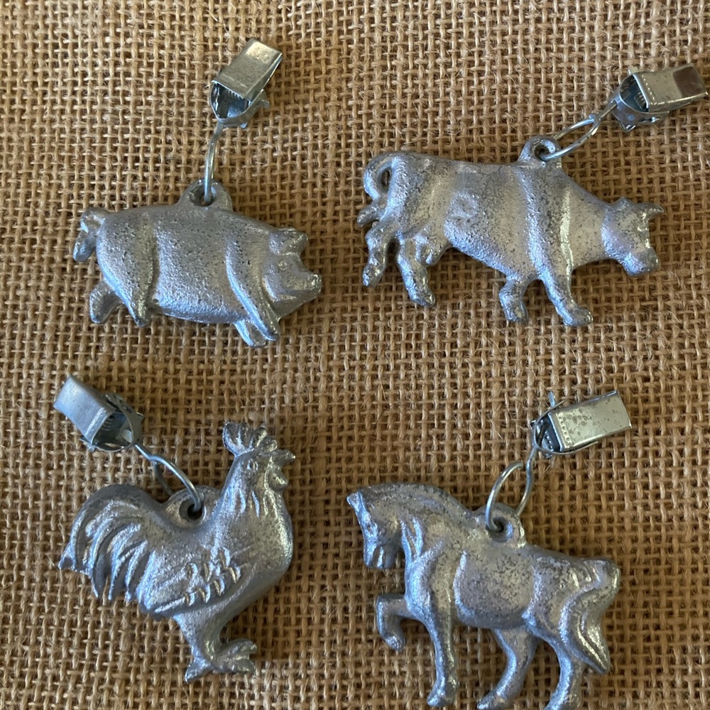 Pewter tablecloth weights set of 4 farm cow, chicken, pig and horse - Picture 2 of 3